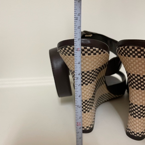 White House Black Market Wedge Sandals Size 8 worn 1 time - Picture 4 of 5